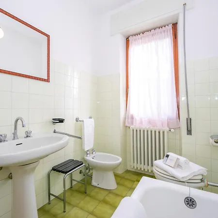 La Verbanina Apartment *